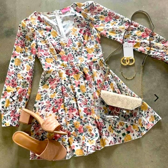 Floral mini dress - Picture 1 of 1